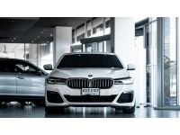 BMW SERIES 5 520d M SPORT G30 LCI  ปี 2023 สีขาว รูปที่ 1